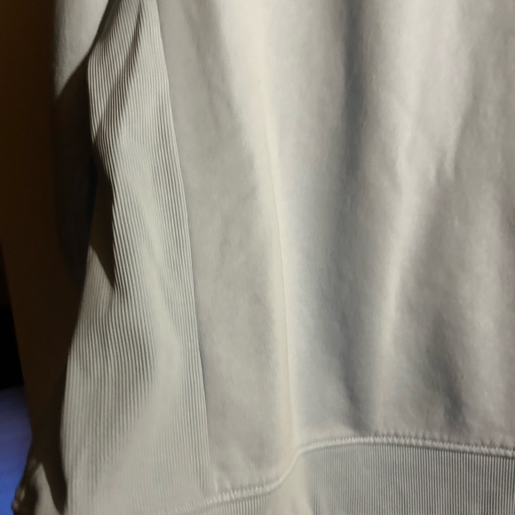 NWOT Carhartt Women's Block Logo
Graphic Crewneck Sweatshirt -
Moonstone - Picture 5 of 6